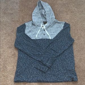 Men’s pull over shirt with hood